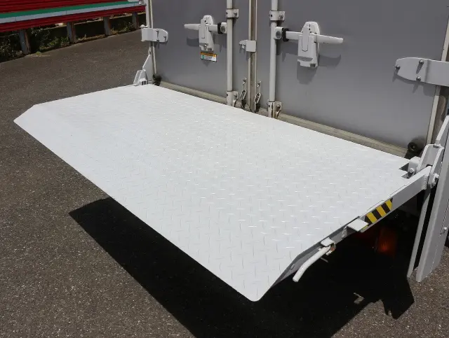 いすゞ エルフ TRG-NLR85ANの写真10