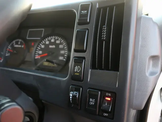 いすゞ エルフ TRG-NLR85ANの写真42