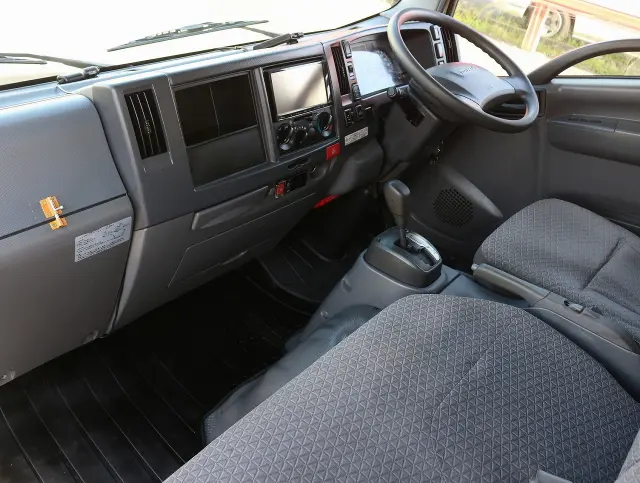 いすゞ エルフ TRG-NLR85ANの写真44