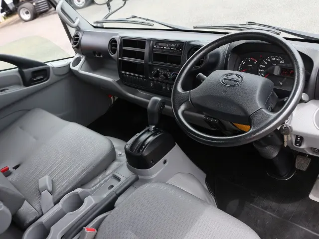 日野 デュトロ TKG-XZU710M(2WD)の写真36