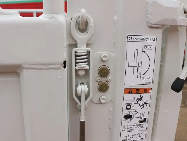 三菱 キャンター TPG-FBA50(2WD)の写真9