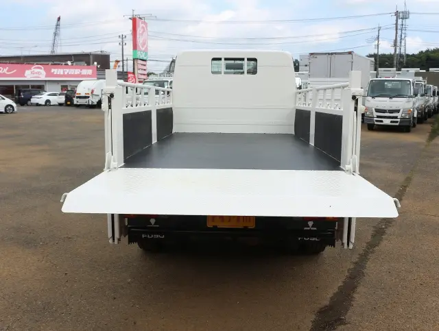 三菱 キャンター TPG-FBA50(2WD)の写真13