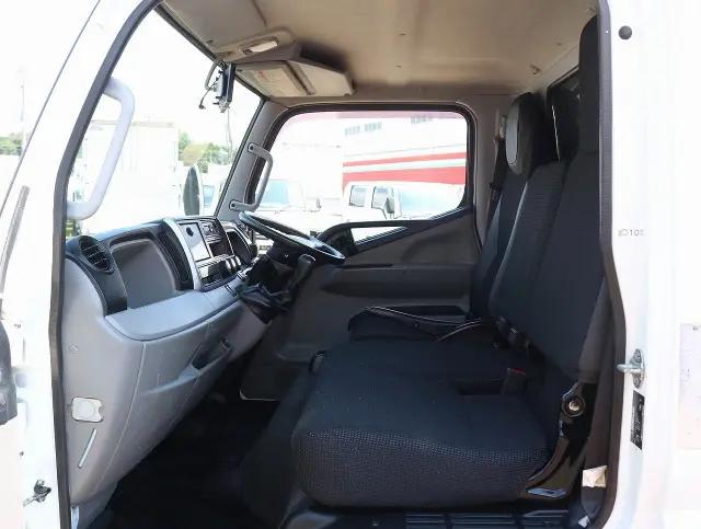 三菱 キャンター TPG-FBA50(2WD)の写真44