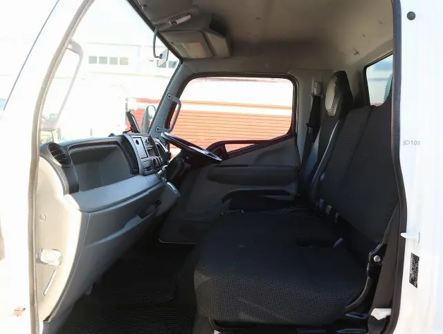 三菱 キャンター TPG-FEB80(2WD)の写真45
