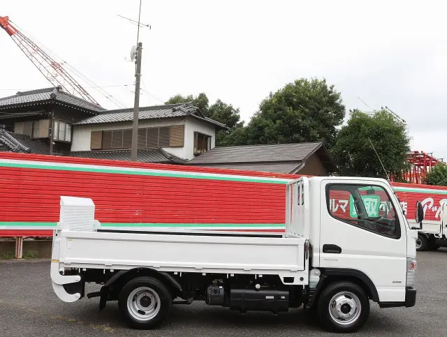 三菱 キャンター TPG-FBA00(2WD)の写真4