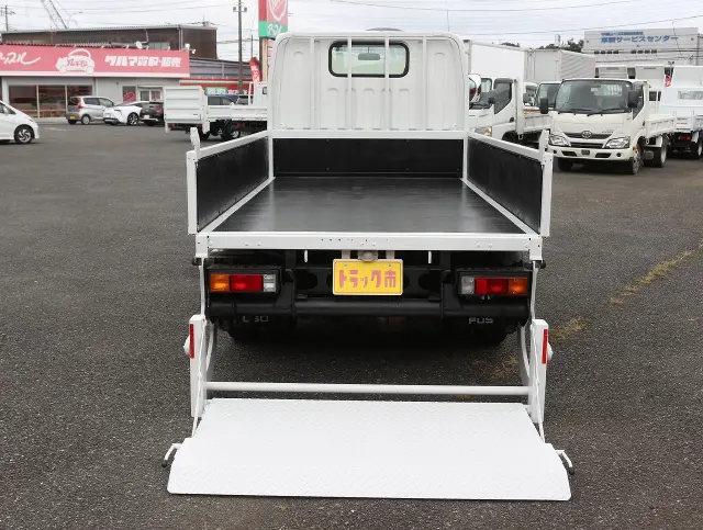 三菱 キャンター TPG-FBA00(2WD)の写真15