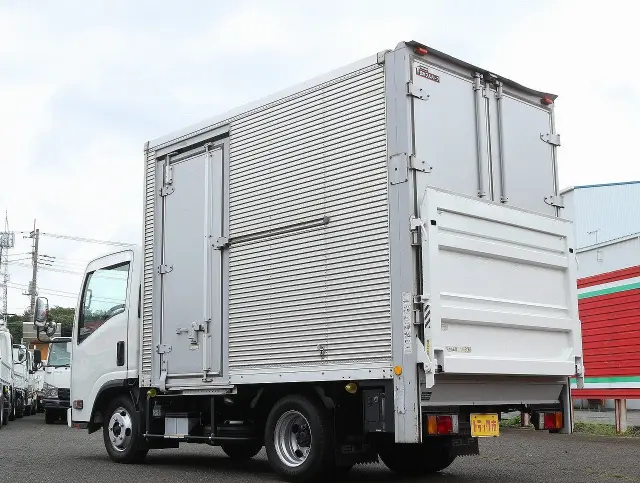 いすゞ エルフ TKG-NLR85AN(2WD)の写真11