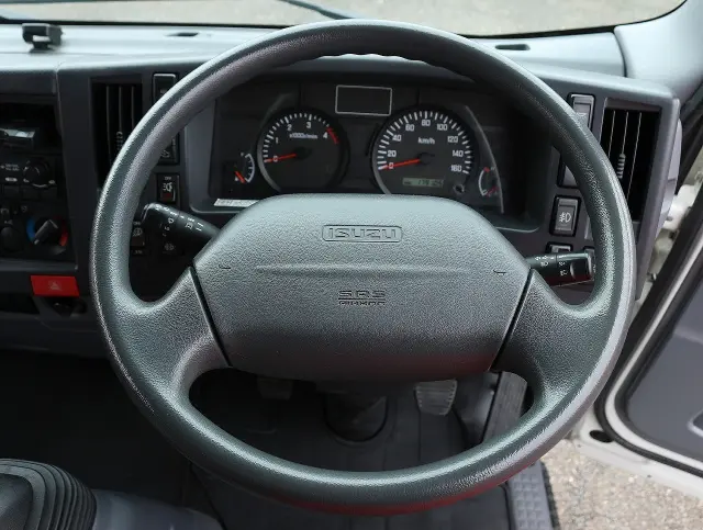 いすゞ エルフ TKG-NLR85AN(2WD)の写真32
