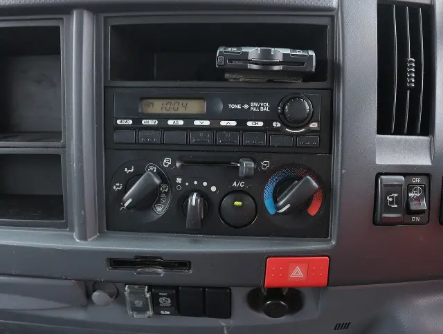 いすゞ エルフ TKG-NLR85AN(2WD)の写真36