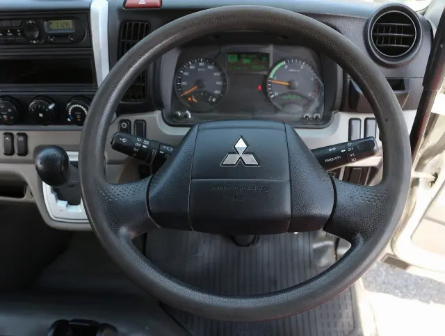 三菱 キャンター TPG-FBA30(2WD)の写真43