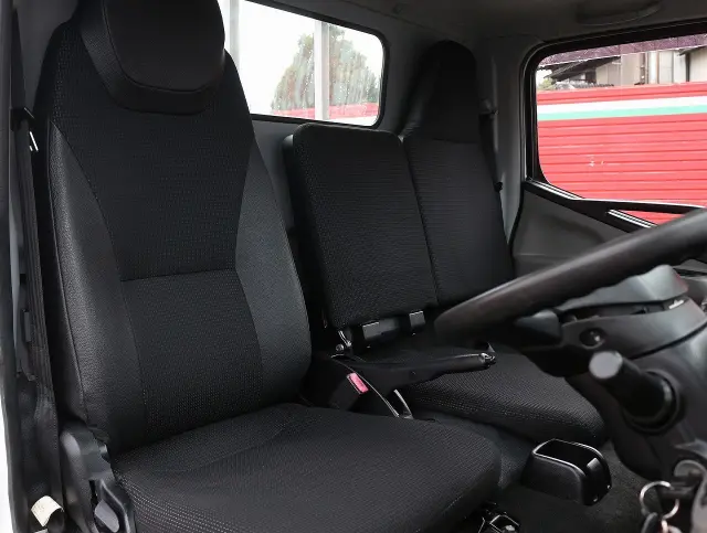 三菱 デリカ TPG-FBA20(2WD)の写真32