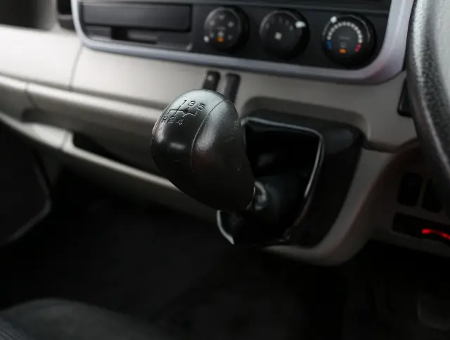 三菱 デリカ TPG-FBA20(2WD)の写真37