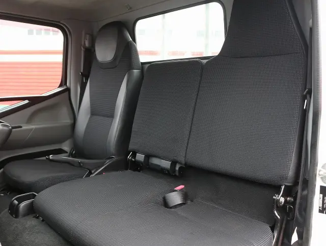 三菱 デリカ TPG-FBA20(2WD)の写真43