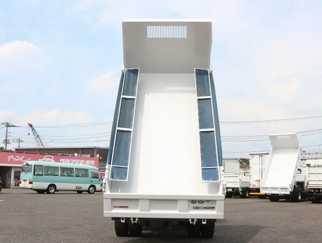 三菱 キャンター 2PG-FBA30(2WD)の写真18