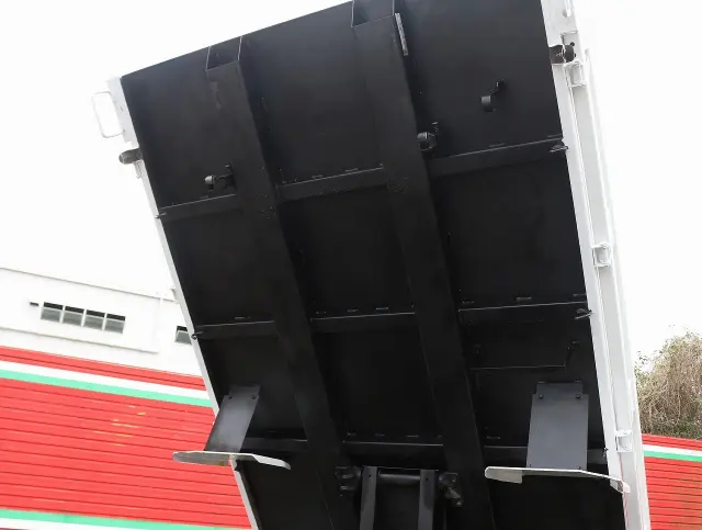 三菱 キャンター TKG-FBA30(2WD)の写真23