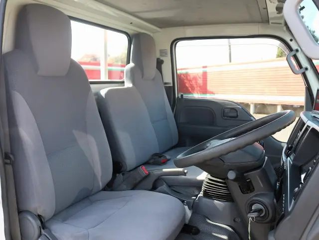 いすゞ エルフ TRG-NHS85A(4WD)の写真36