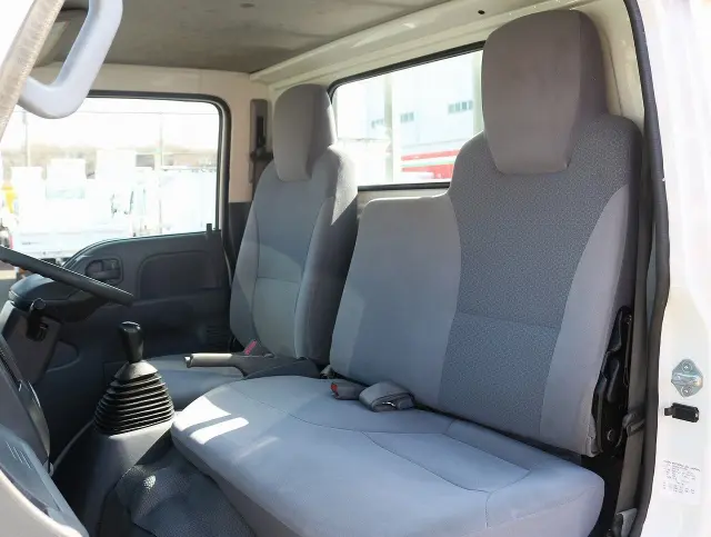 いすゞ エルフ TRG-NHS85A(4WD)の写真38