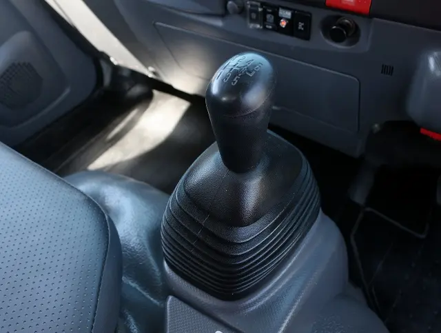 いすゞ エルフ TKG-NMR85ANの写真40