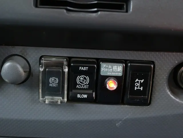 いすゞ エルフ TKG-NMR85ANの写真42