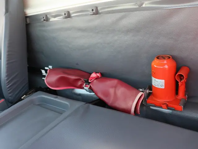 いすゞ エルフ TKG-NMR85ANの写真49