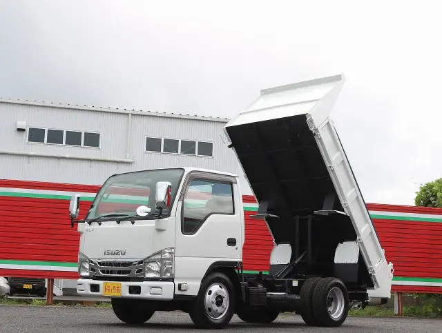 いすゞ エルフ TPG-NKR85AD(2WD)の写真1