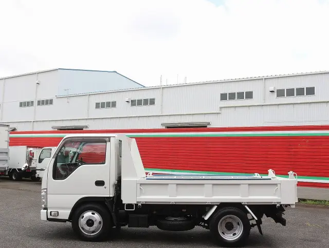 いすゞ エルフ TPG-NKR85AD(2WD)の写真9