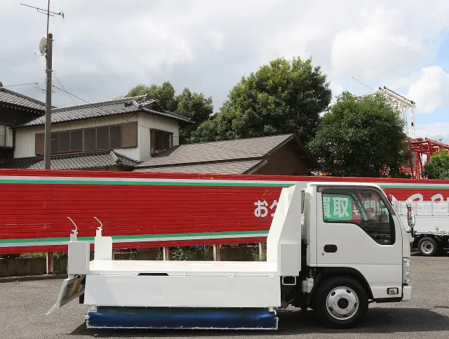 いすゞ エルフ TPG-NKR85AD(2WD)の写真13
