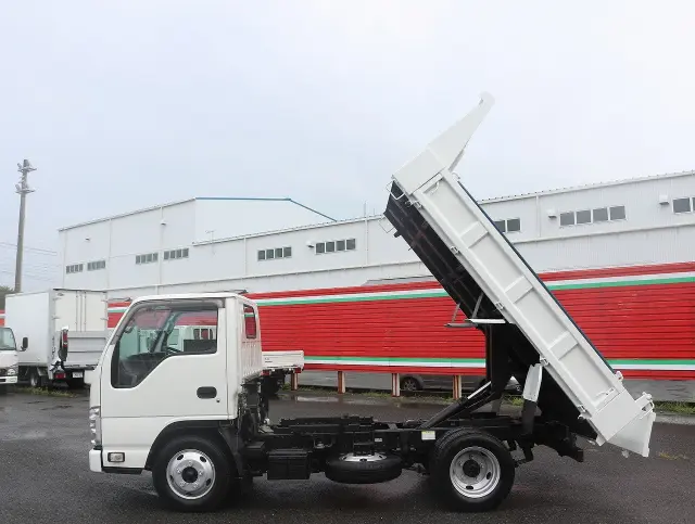 いすゞ エルフ TPG-NKR85AD(2WD)の写真23
