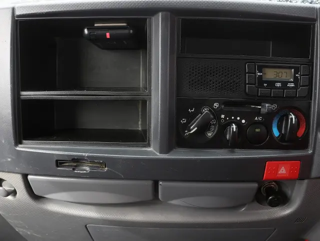 いすゞ エルフ TPG-NKR85AD(2WD)の写真37