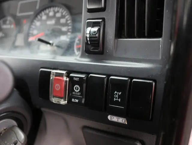 いすゞ エルフ TPG-NKR85AD(2WD)の写真39