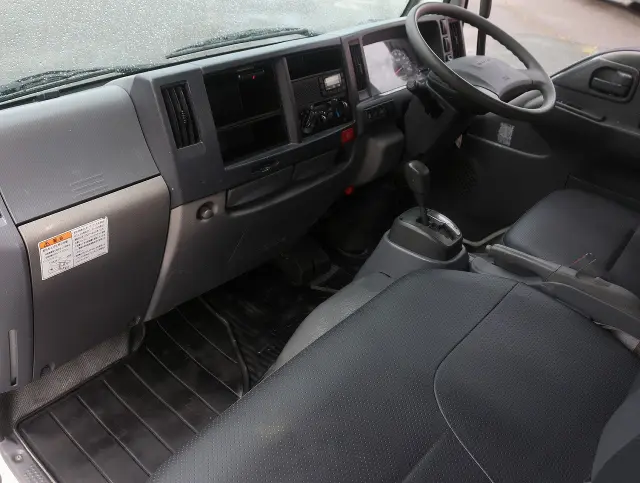 いすゞ エルフ TPG-NKR85AD(2WD)の写真40