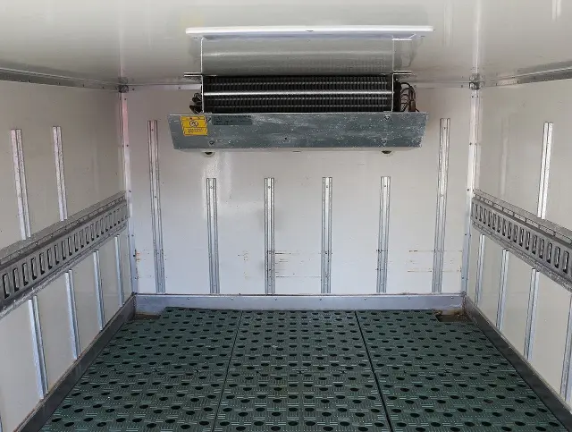 いすゞ エルフ TPG-NHR85AN(2WD)の写真3