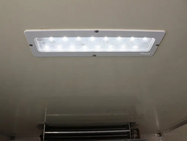 いすゞ エルフ TPG-NHR85AN(2WD)の写真16