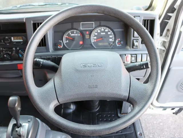 いすゞ エルフ TPG-NHR85AN(2WD)の写真32