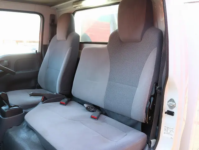 いすゞ エルフ TPG-NHR85AN(2WD)の写真41