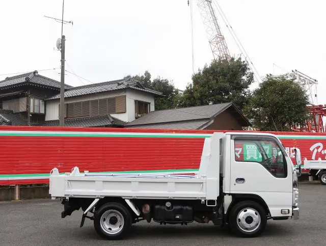 いすゞ エルフ TKG-NJR85AD(2WD)の写真5