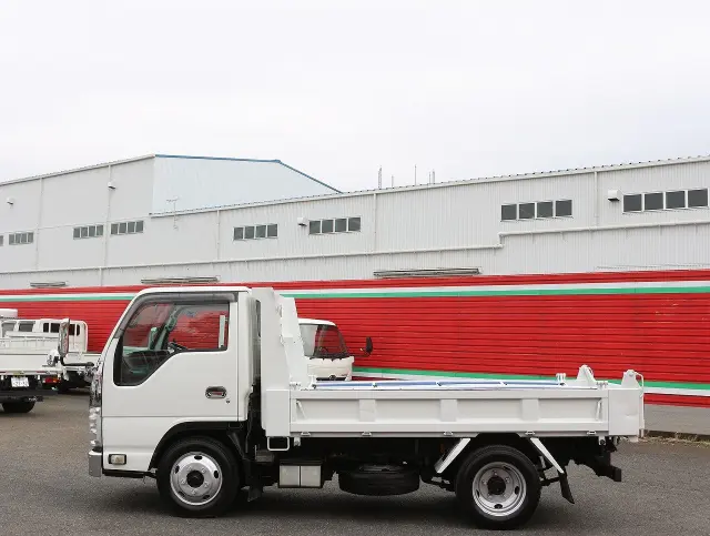 いすゞ エルフ TKG-NJR85AD(2WD)の写真10