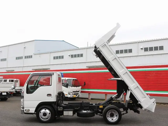 いすゞ エルフ TKG-NJR85AD(2WD)の写真24