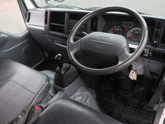 いすゞ エルフ TKG-NJR85AD(2WD)の写真33