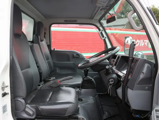 いすゞ エルフ TKG-NJR85AD(2WD)の写真34