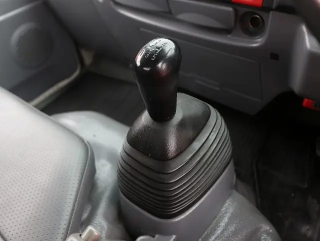 いすゞ エルフ TKG-NJR85AD(2WD)の写真39