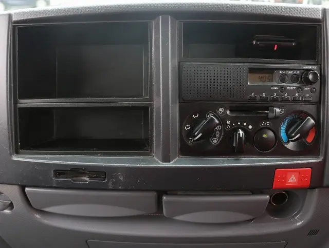 いすゞ エルフ TKG-NJR85AD(2WD)の写真40