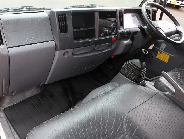 いすゞ エルフ TKG-NJR85AD(2WD)の写真44