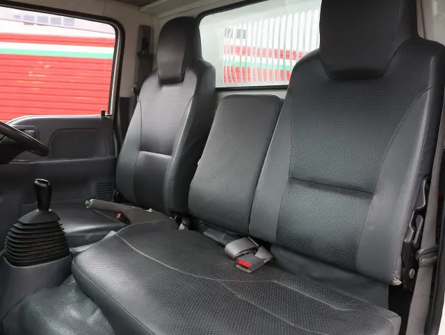 いすゞ エルフ TKG-NJR85AD(2WD)の写真46