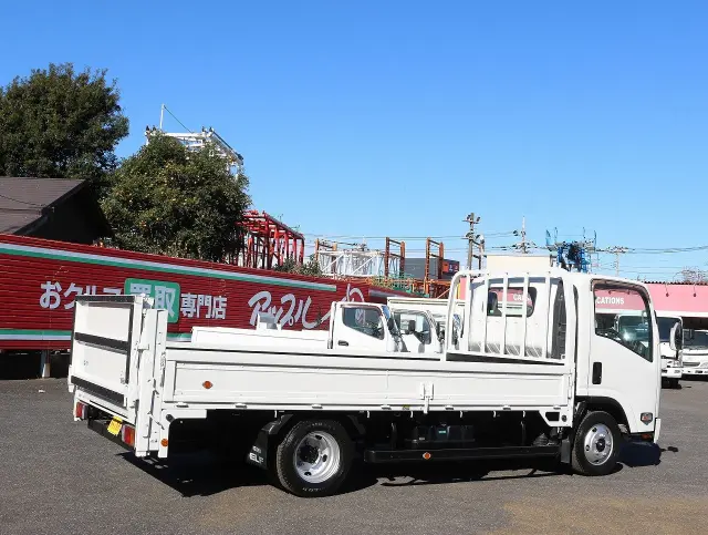 いすゞ エルフ TRG-NPR85AR(2WD)の写真5