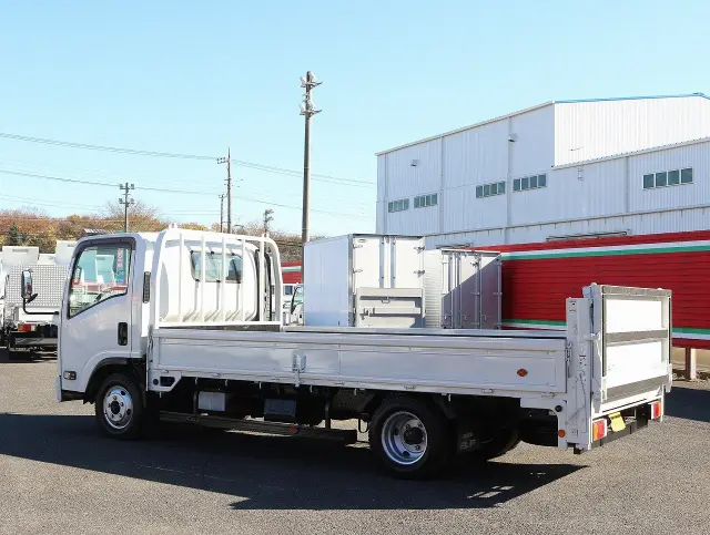 いすゞ エルフ TRG-NPR85AR(2WD)の写真7