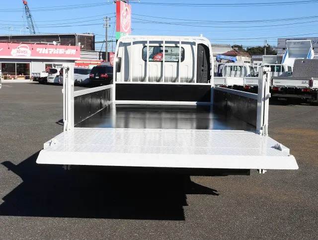 いすゞ エルフ TRG-NPR85AR(2WD)の写真12