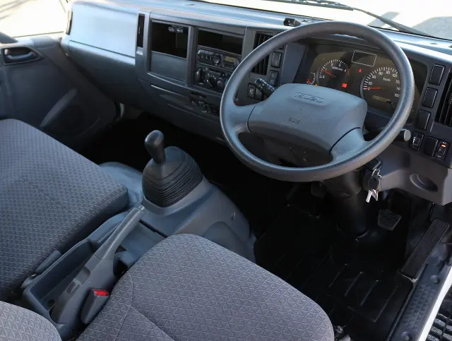 いすゞ エルフ TRG-NPR85AR(2WD)の写真36