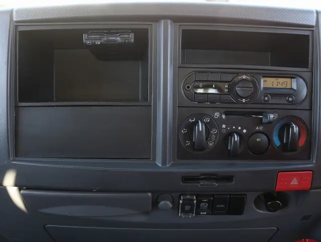 いすゞ エルフ TRG-NPR85AR(2WD)の写真44