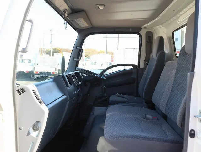 いすゞ エルフ TRG-NPR85AR(2WD)の写真48